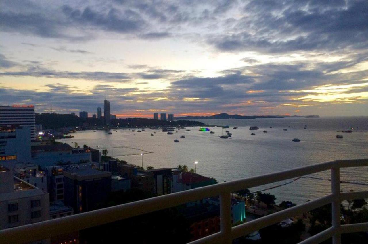 View Talay 6 Apartment Pattaya Bagian luar foto